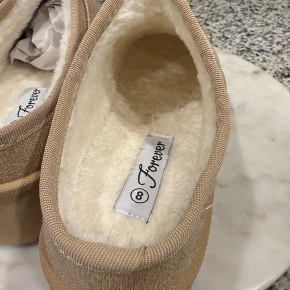 Forever Link Faux Fur Lined Slip On New in Box - Picture 8 of 10